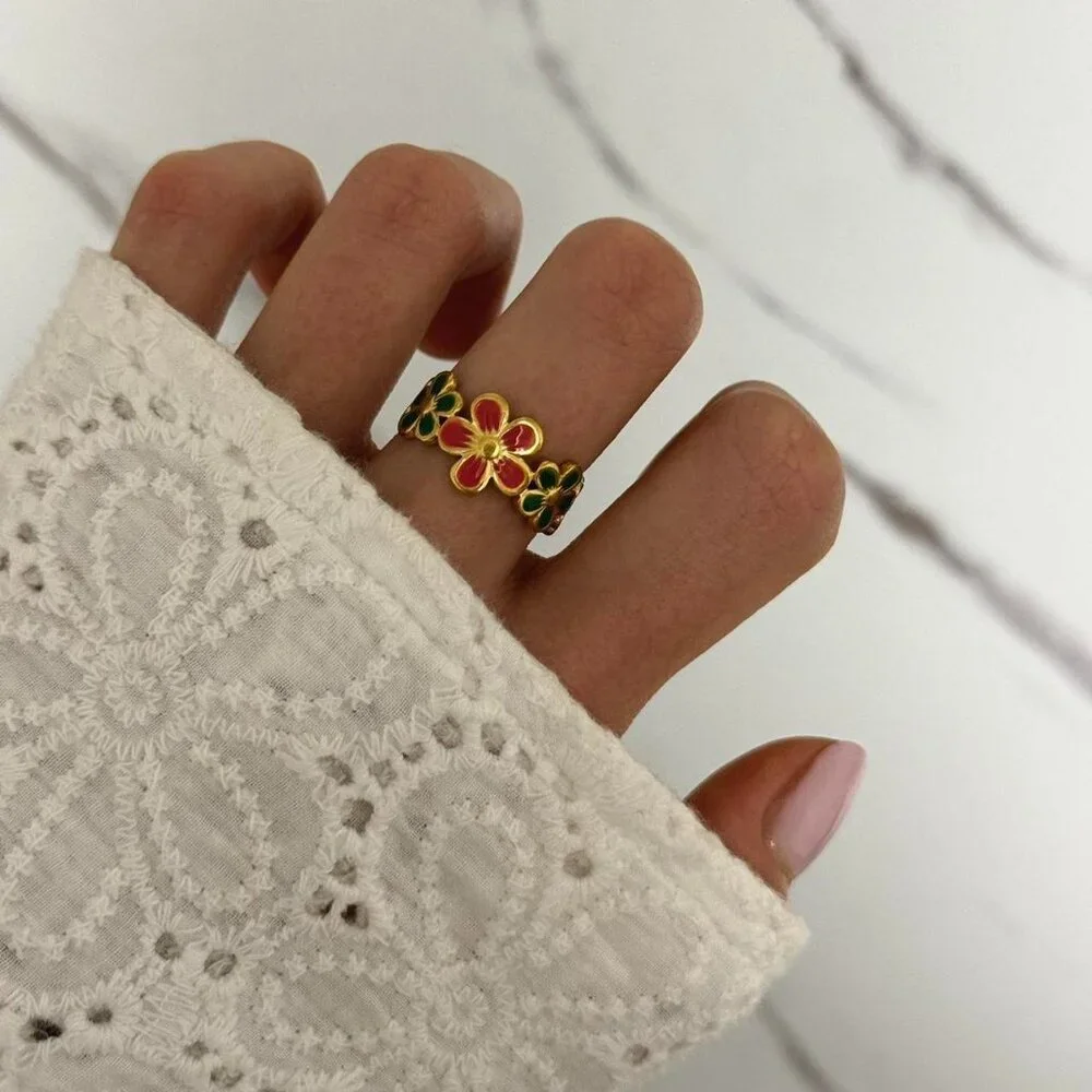 Sku:0222‎ Retro gold ring with green red flowers Stainless steel +in a gift box